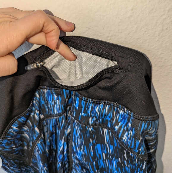 Nike Dri Fit Blue Patterned Capri Mesh Leggings XS - Picture 8 of 10